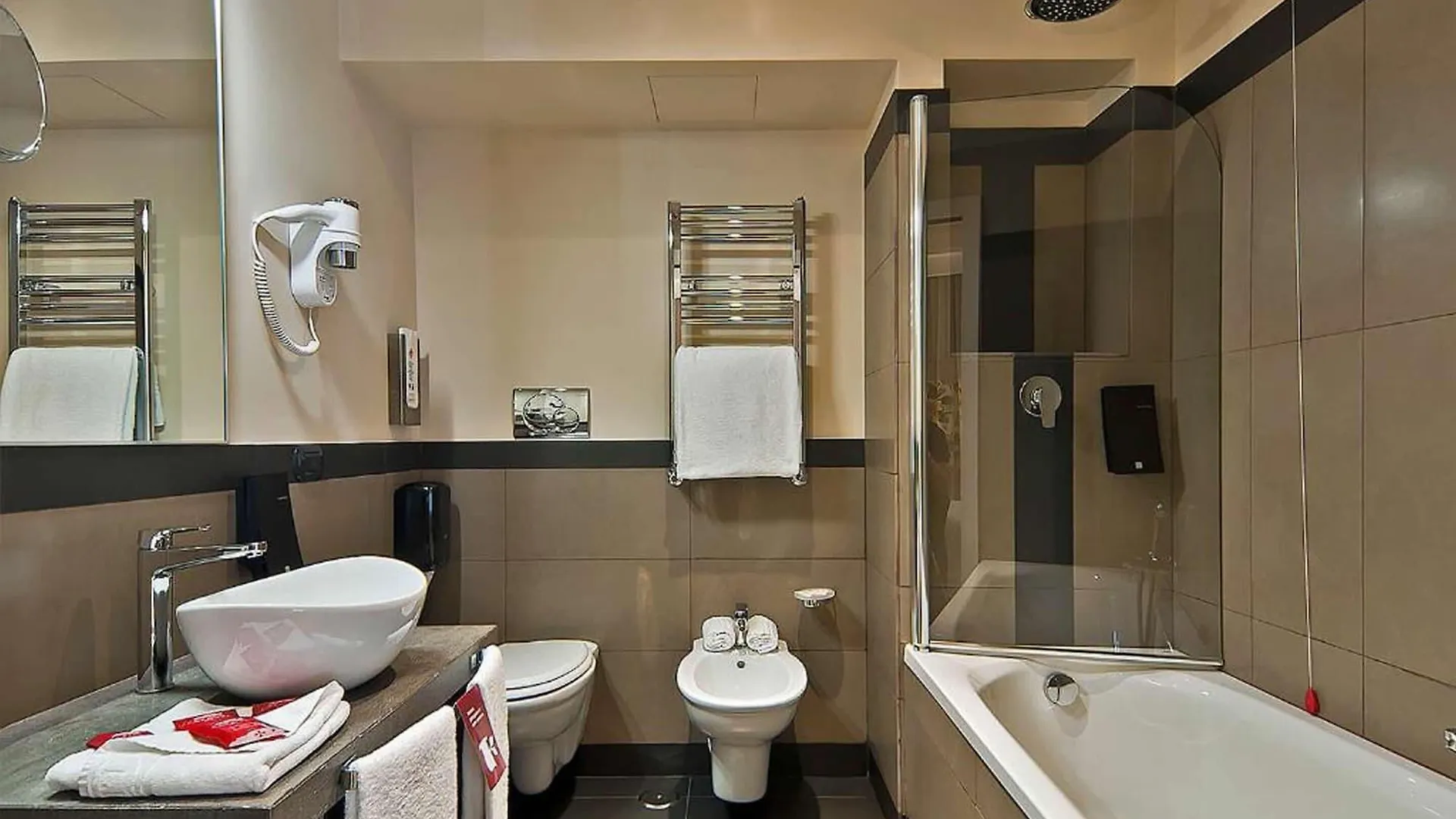 ****  Hotel Caravel Roma Itália