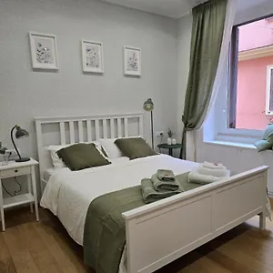 Candia House Rom