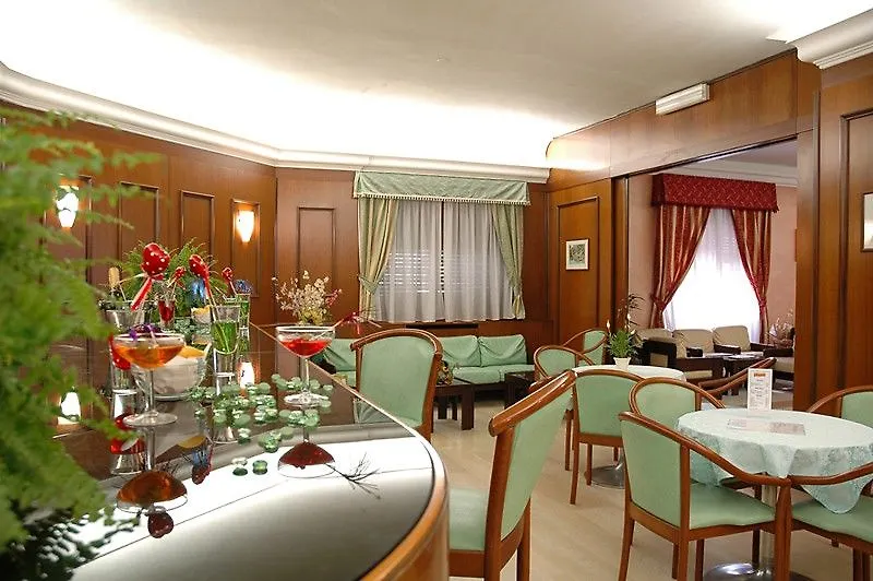 Hotel Caravel Rome 4*,